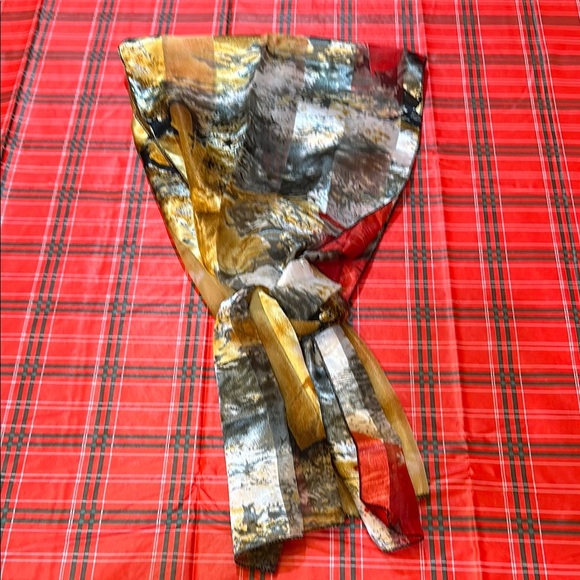 Elegant Multicolor Scarf - Picture 3 of 4